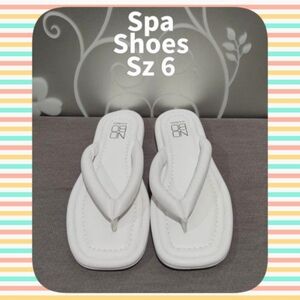 WOMENS CUSHIONED FLIP FLOPS / SPA SANDALS SIZE 6